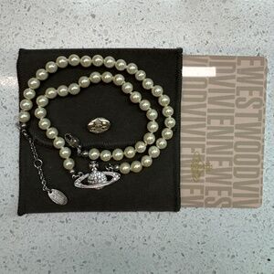 Vivienne Westwood Mini Bas Relief Pearl Choker
